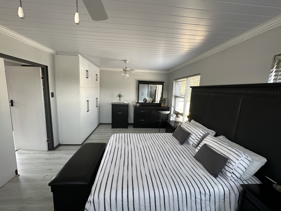 4 Bedroom Property for Sale in Bayview Western Cape